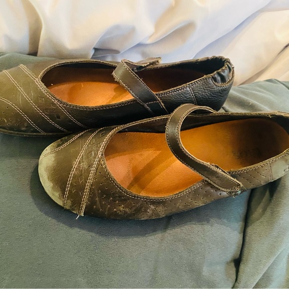 Taos Footwear Shoes - Taos Footwear Olive Mary Jane Flats with Strap